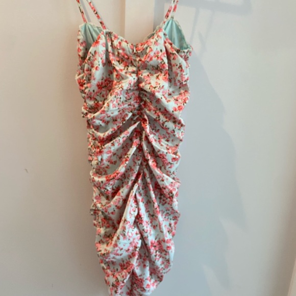 Vici ruche silky dress - Picture 5 of 7